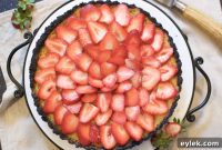 Luscious Strawberry Mascarpone Tart