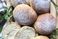 Savory Sour Cream and Chive Potato Rolls