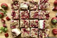 Strawberry Rhubarb Cheesecake Bars