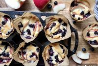 Fluffy Apple and Blueberry Cupcakes