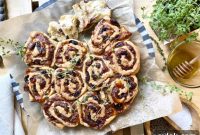 Olive Cheese Bread Swirls