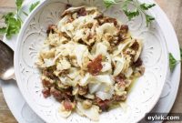 Crispy Cabbage and Bacon Carbonara