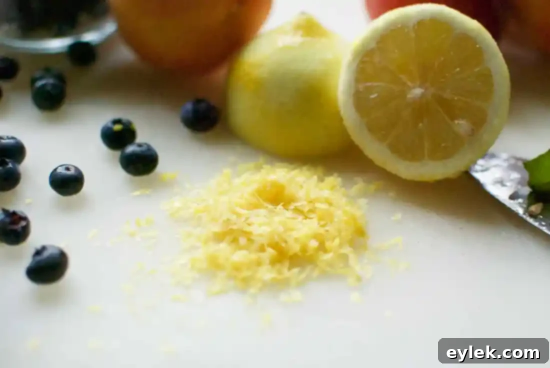 peach & blueberry crumble