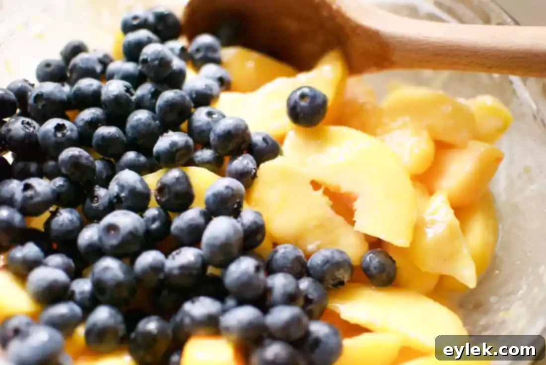 peach & blueberry crumble