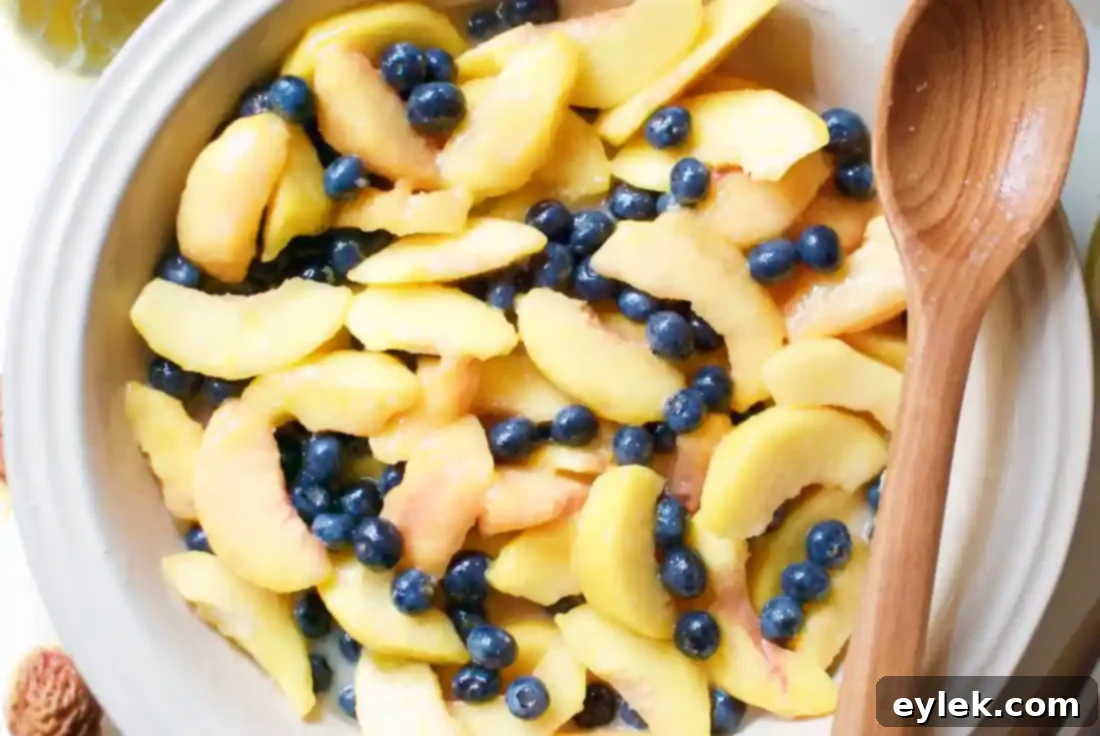 peach & blueberry crumble