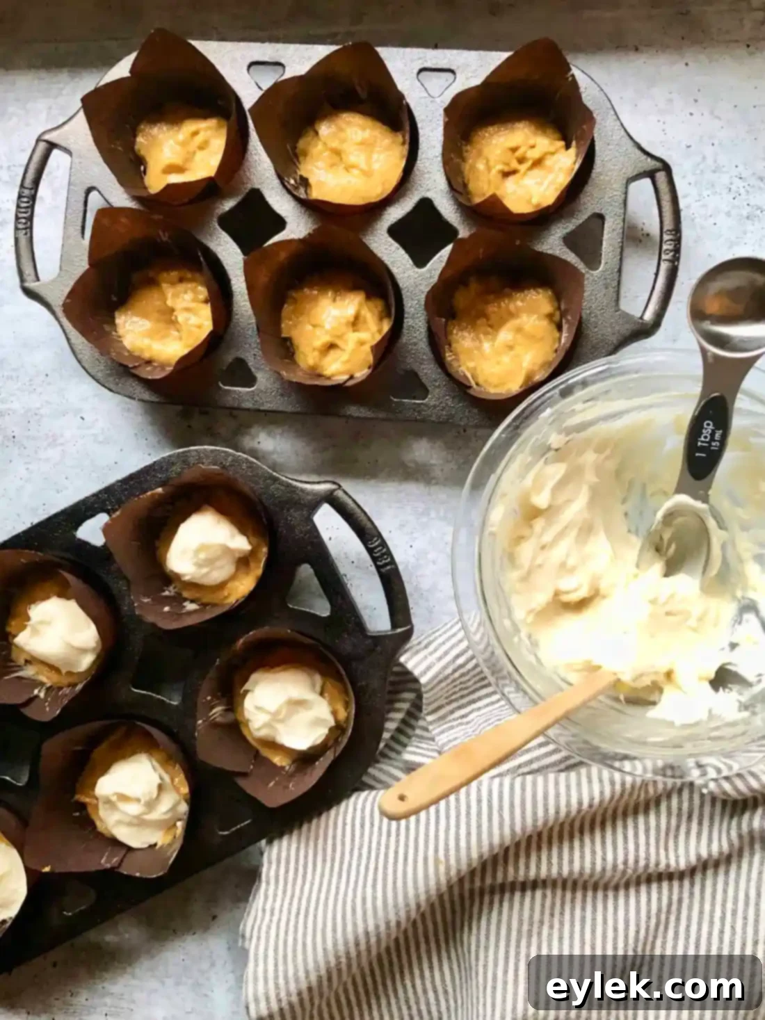 cheesecake stuffed pumpkin muffins