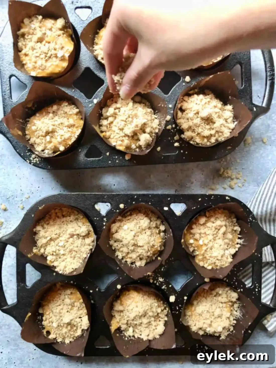 cheesecake stuffed pumpkin muffins