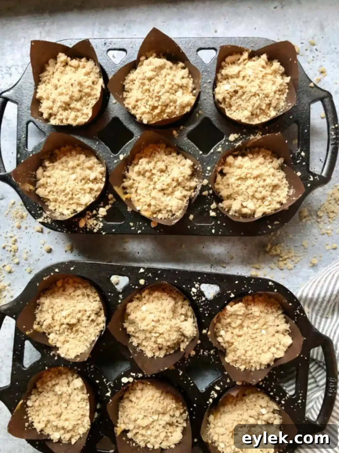 cheesecake stuffed pumpkin muffins