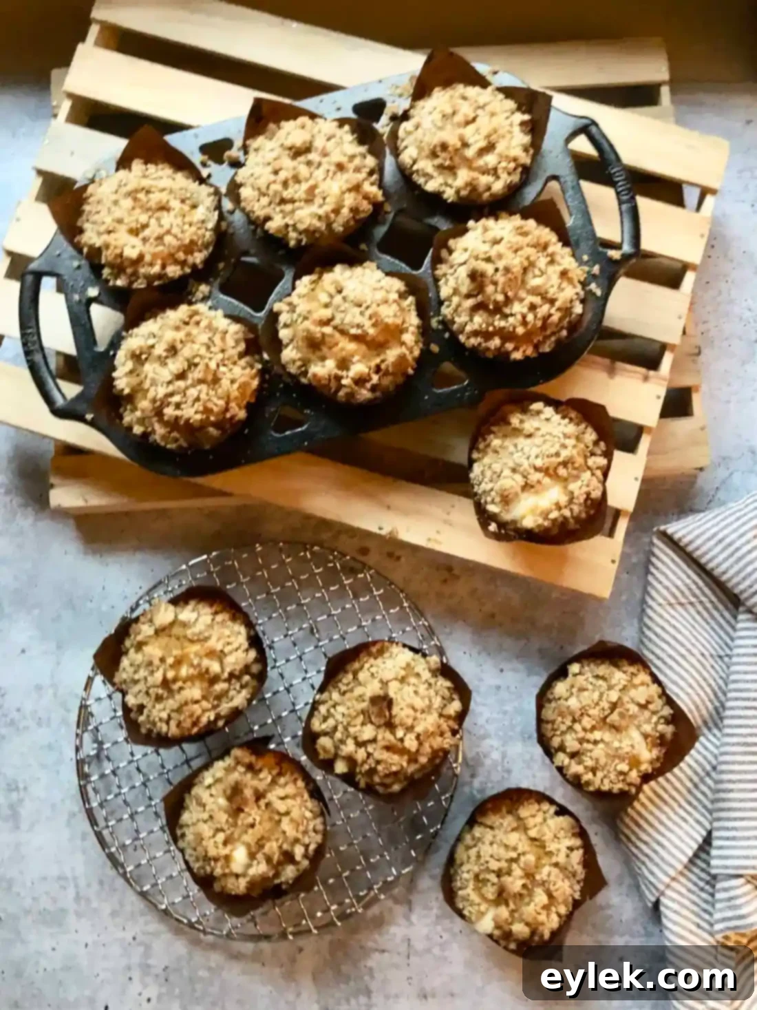 cheesecake stuffed pumpkin muffins