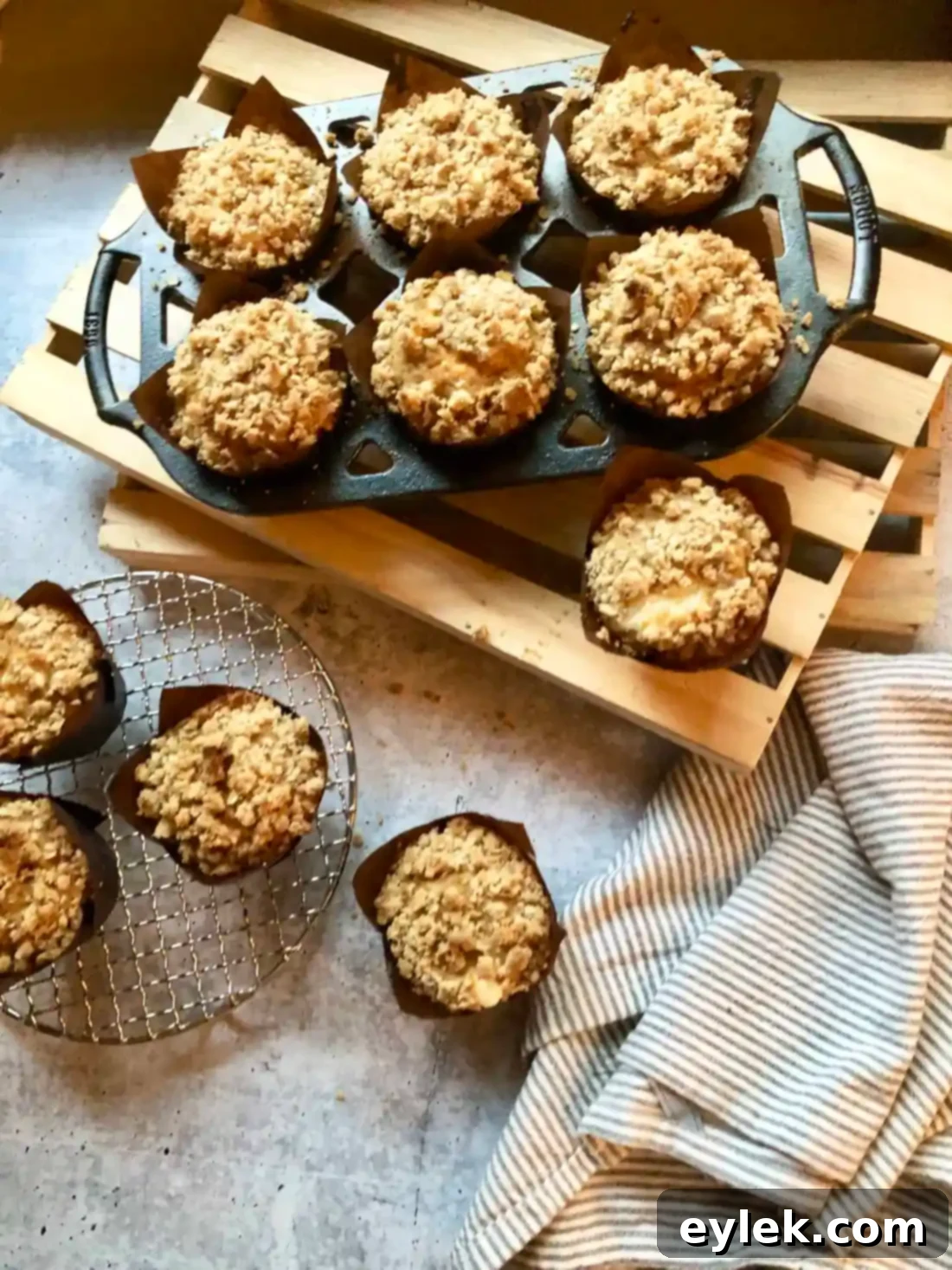 cheesecake stuffed pumpkin muffins