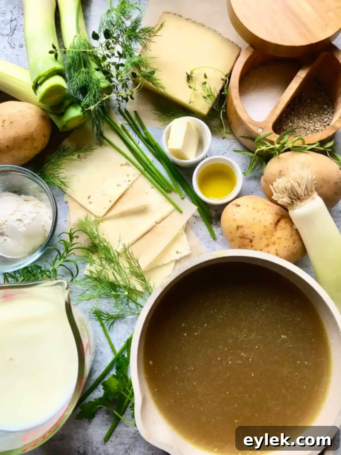 cheesy potato & leek soup
