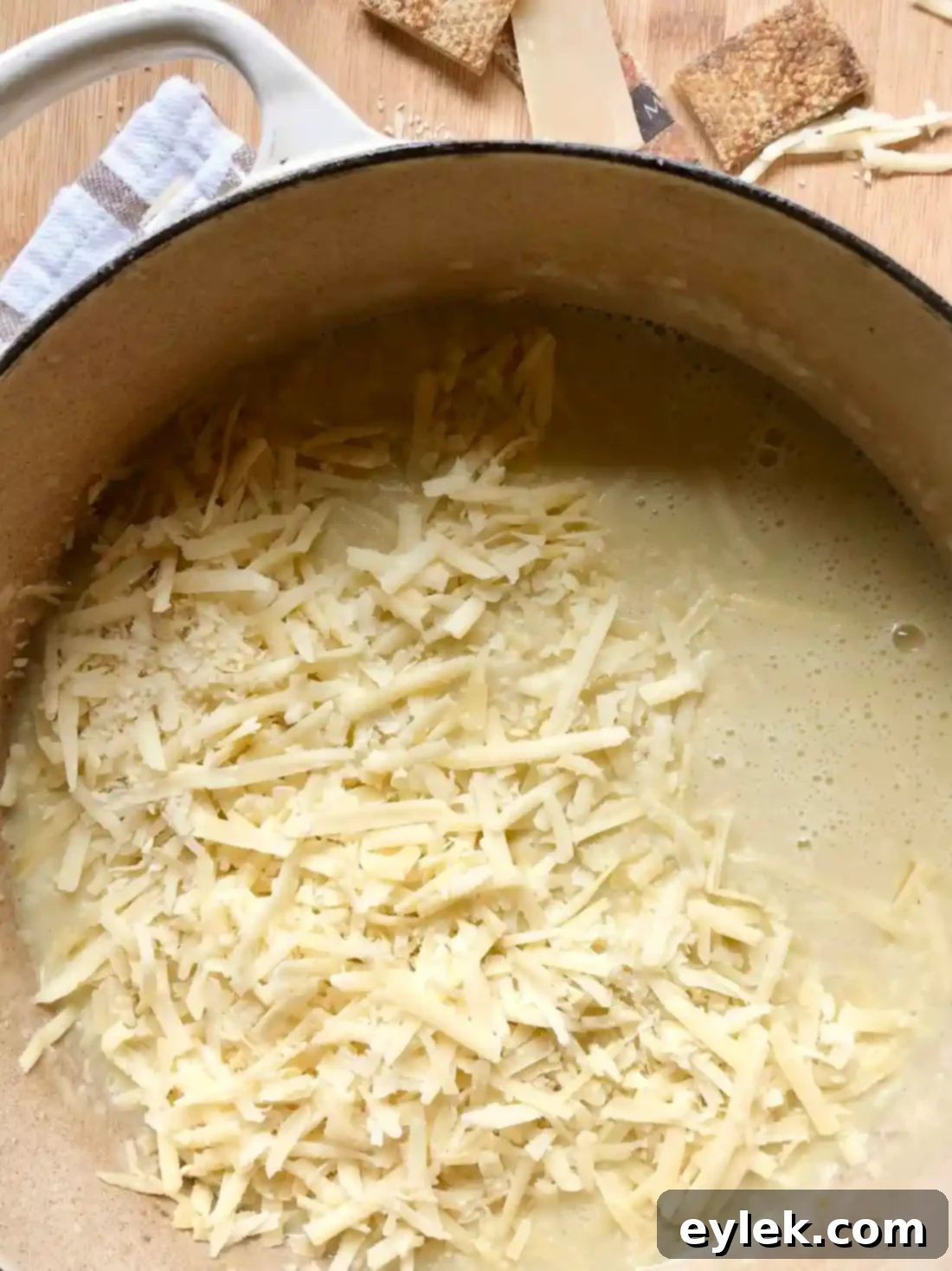cheesy potato & leek soup