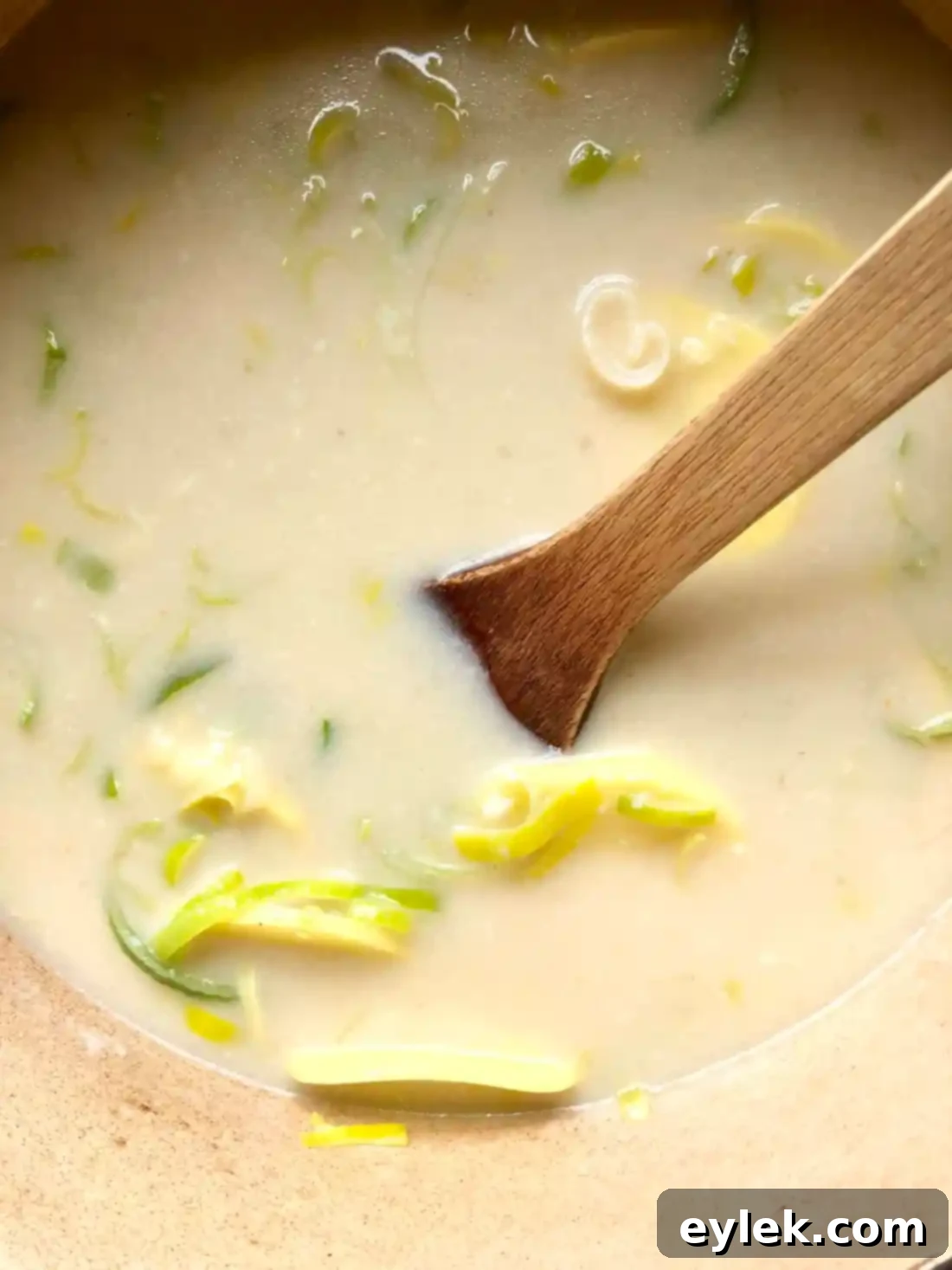cheesy potato & leek soup