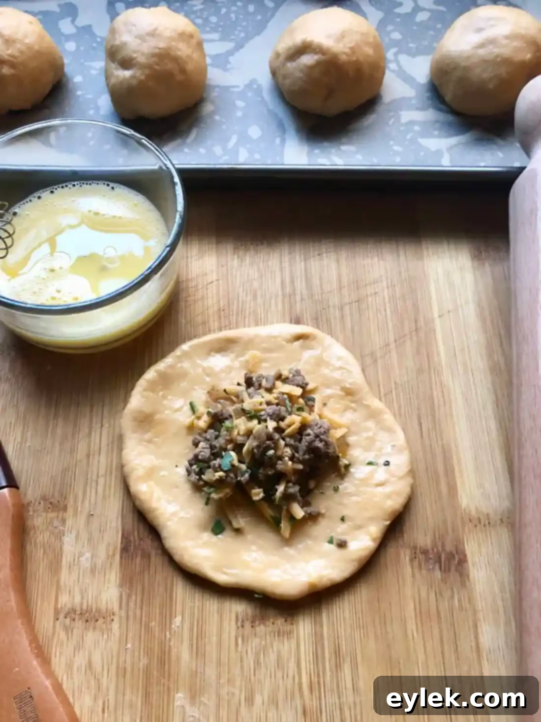 cheesy beef stuffed buns ready for second rise