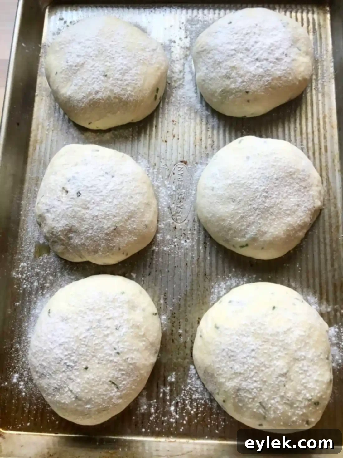 sour cream & chive potato rolls