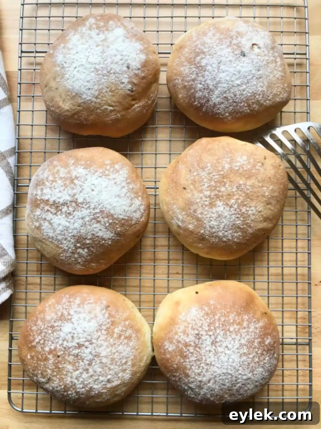 sour cream & chive potato rolls