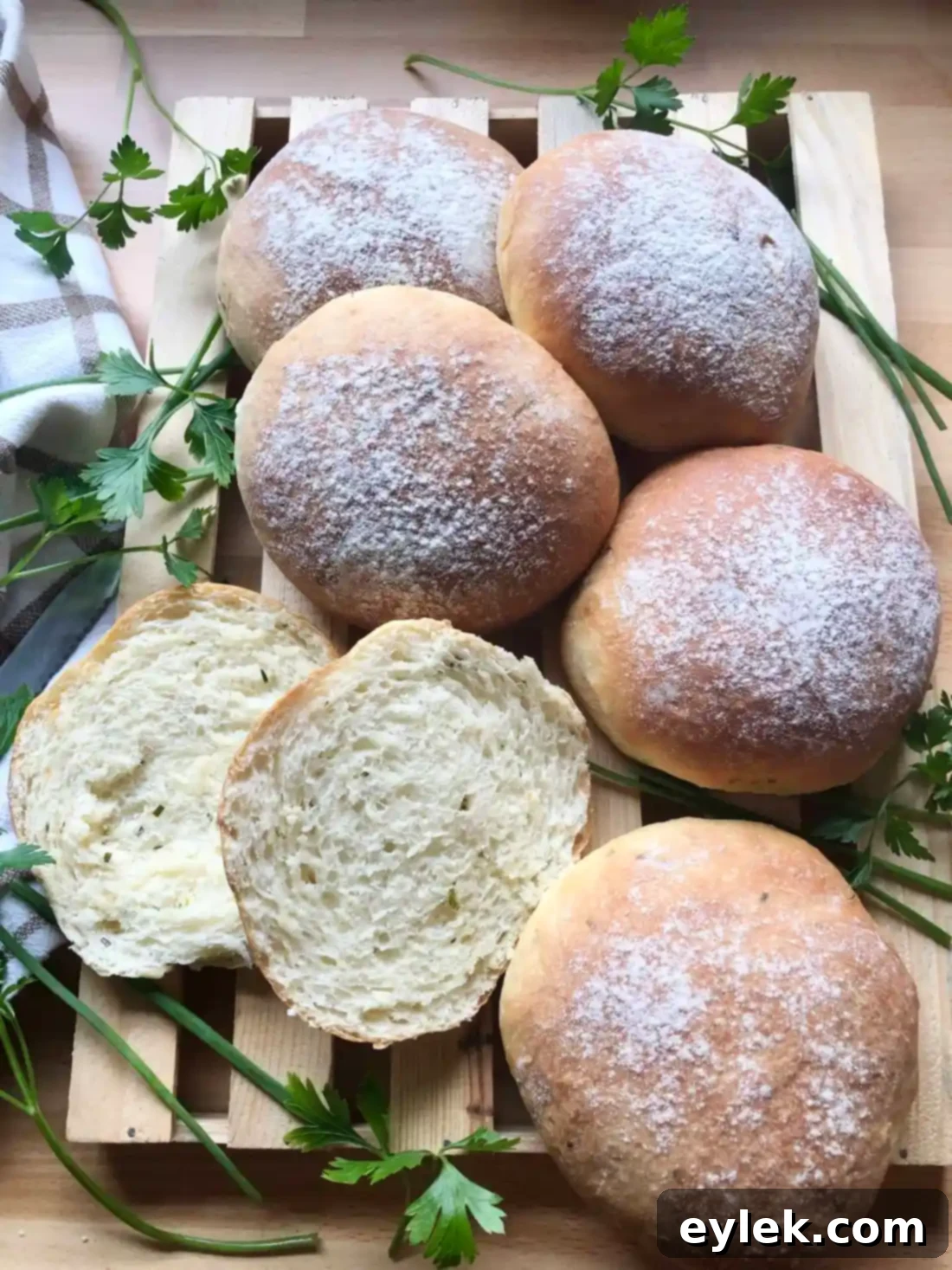 sour cream & chive potato rolls