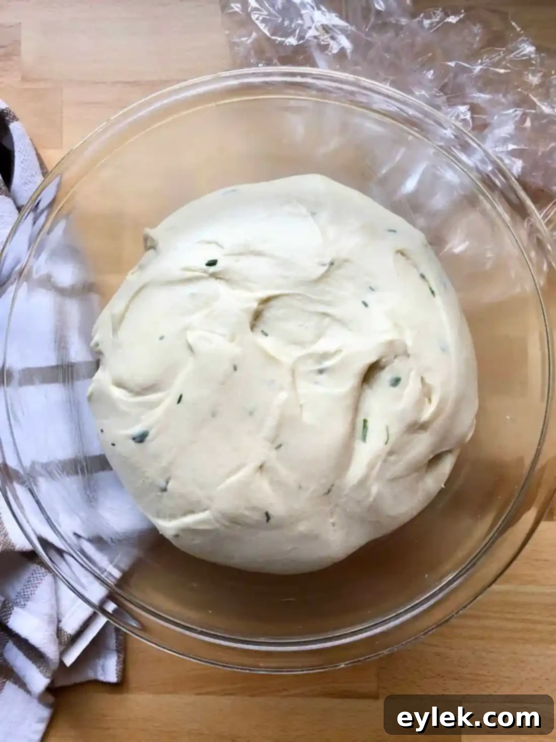 sour cream & chive potato rolls