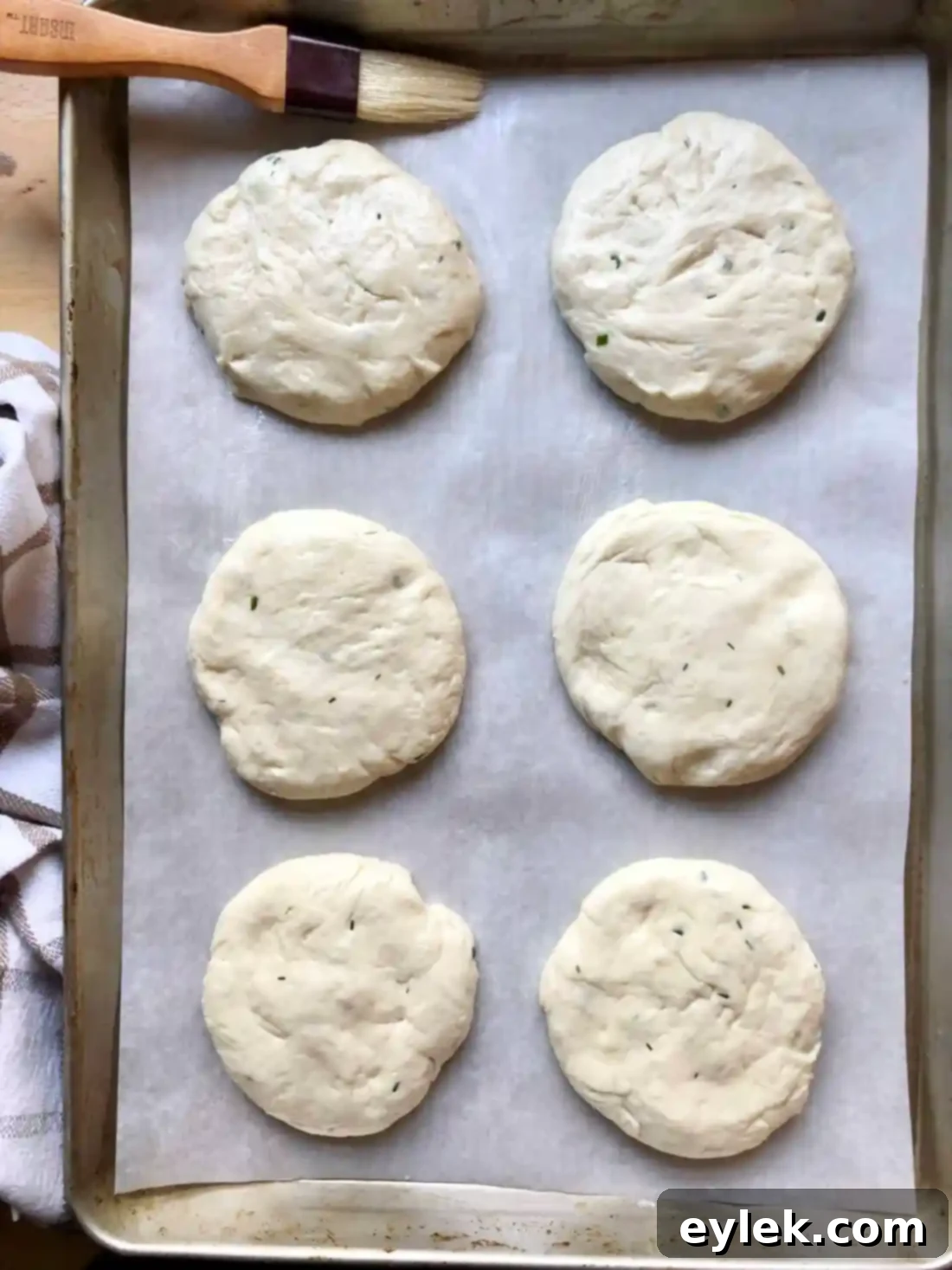 sour cream & chive potato rolls