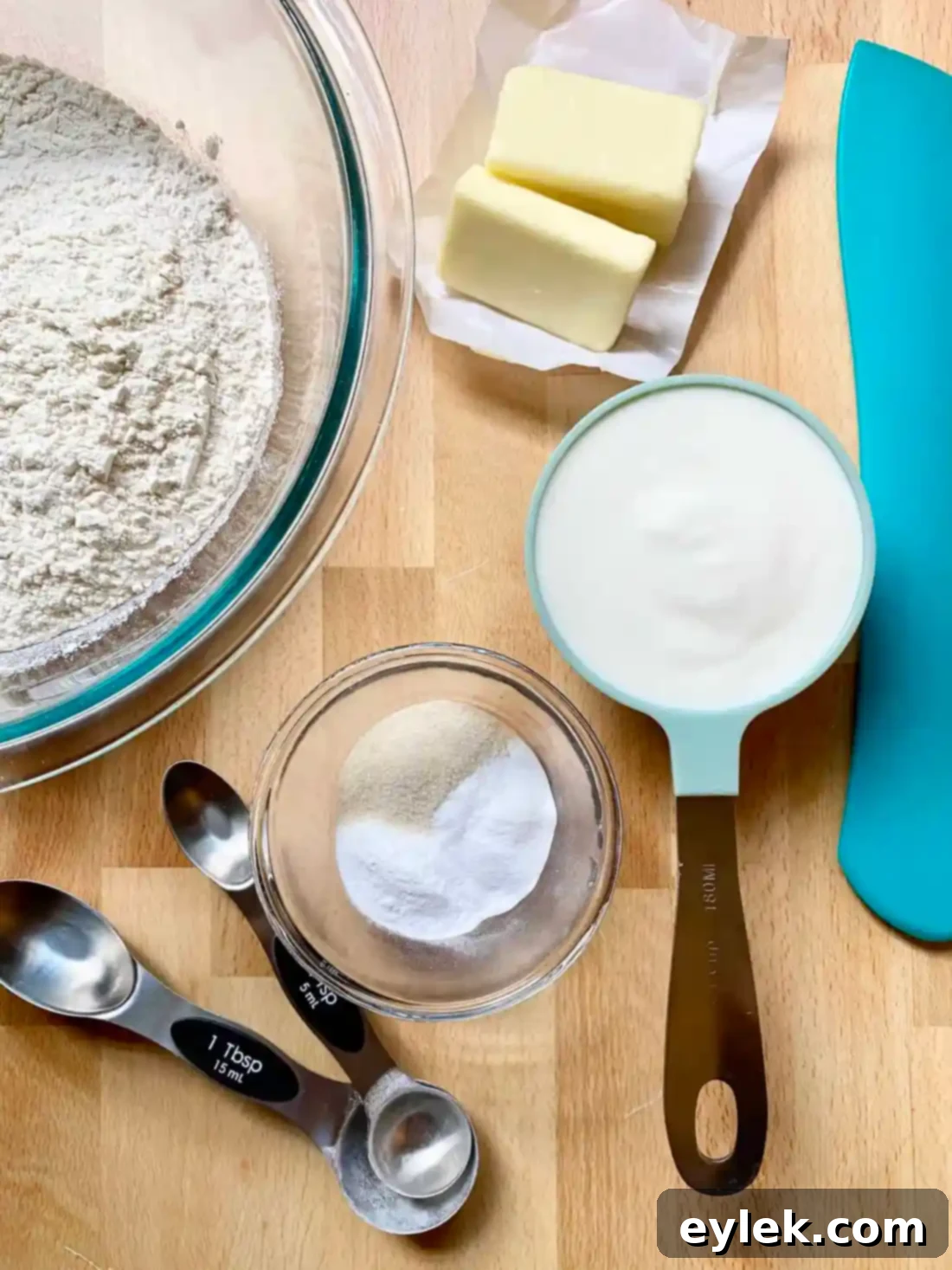 Easy Homemade Buttermilk Biscuits