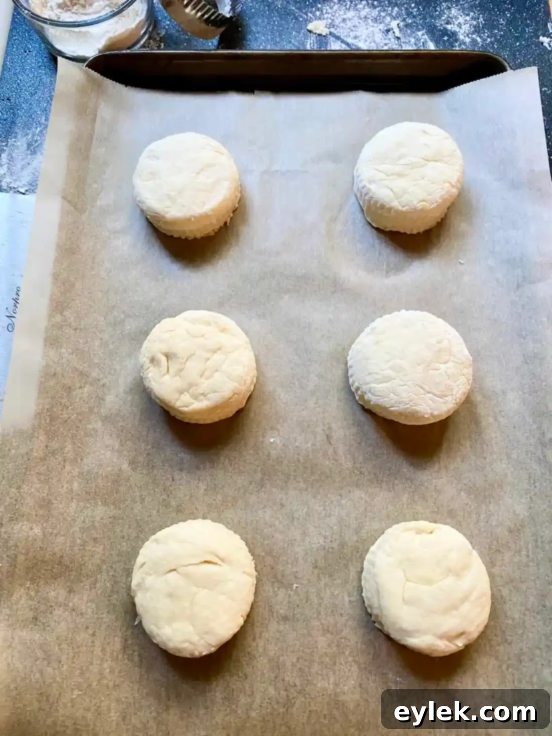 Easy Homemade Buttermilk Biscuits