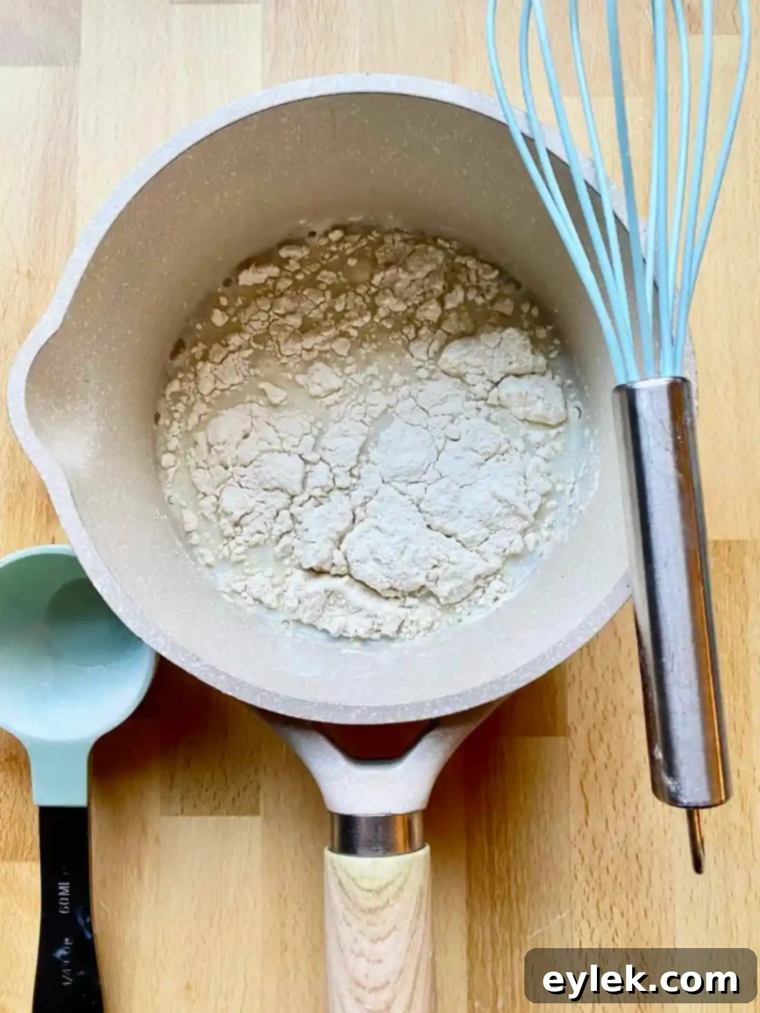Cooking Tangzhong to a paste consistency