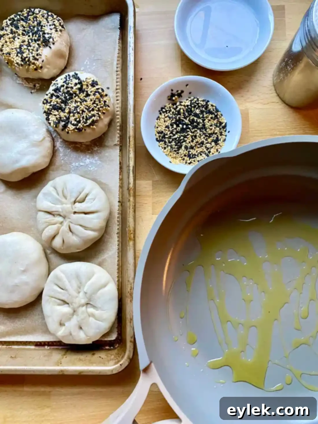 Steamed Crispy-Bottom Veggie Buns - Pan Frying