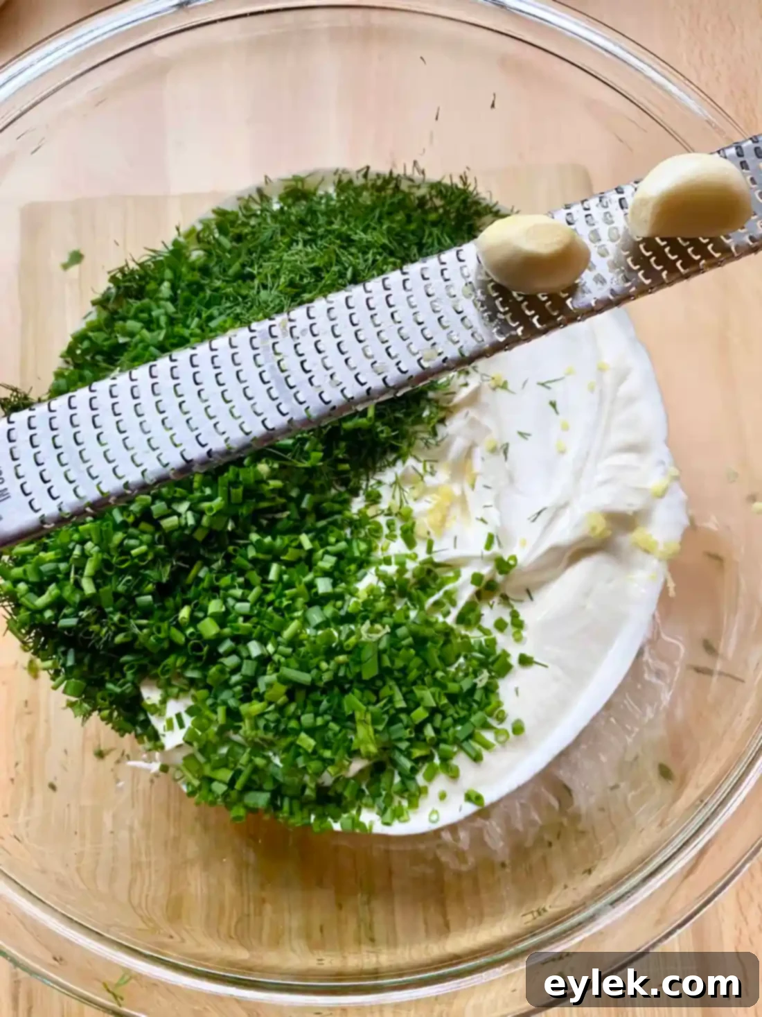 Upgraded Cheesy Dill Dip