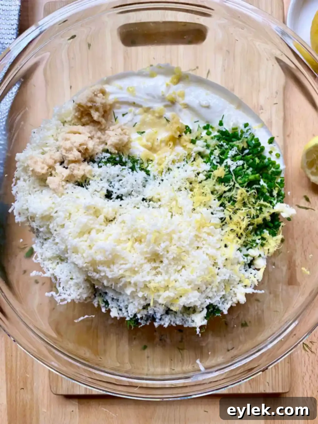 Upgraded Cheesy Dill Dip