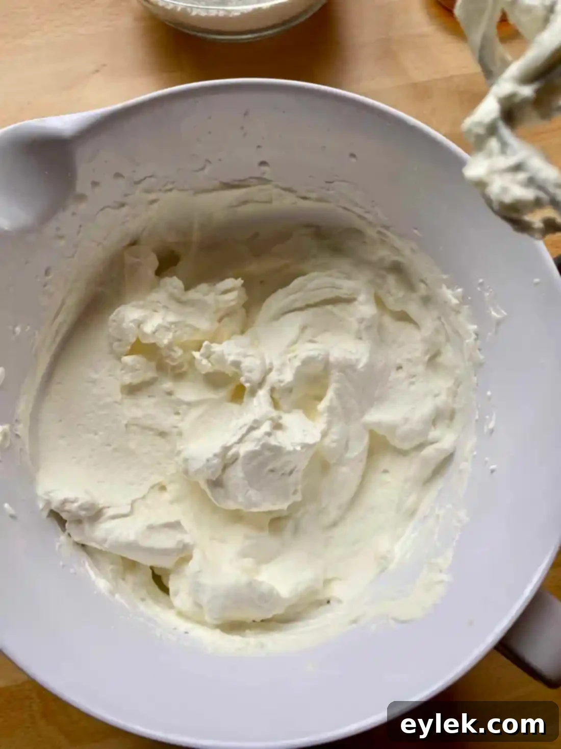 Whipped cream for cheesecake filling