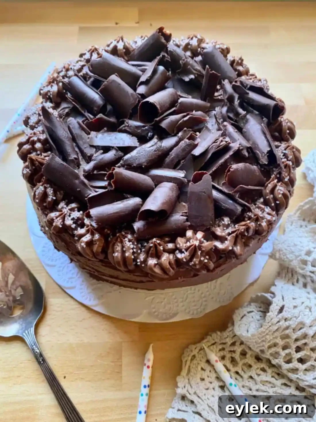 Chocolate curls for decoration