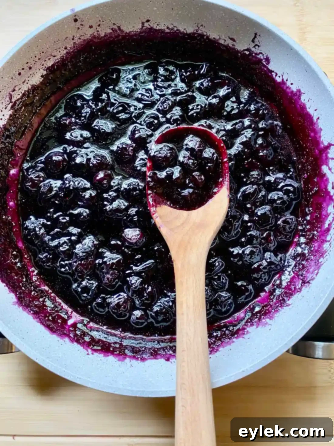 Chilled blueberry sauce