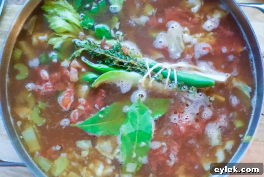 low-carb beefy vegetable soup
