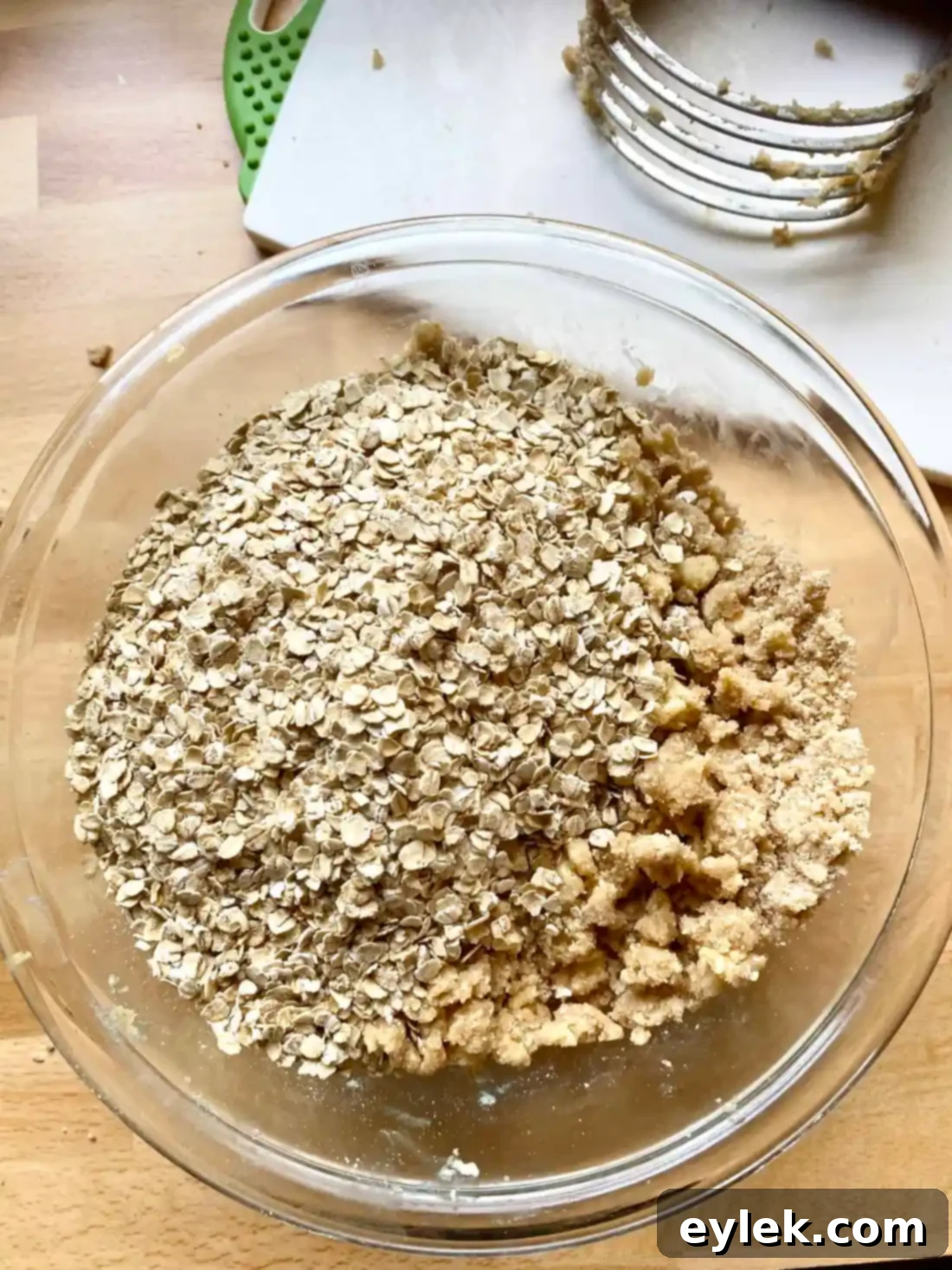 Mixing butter into streusel