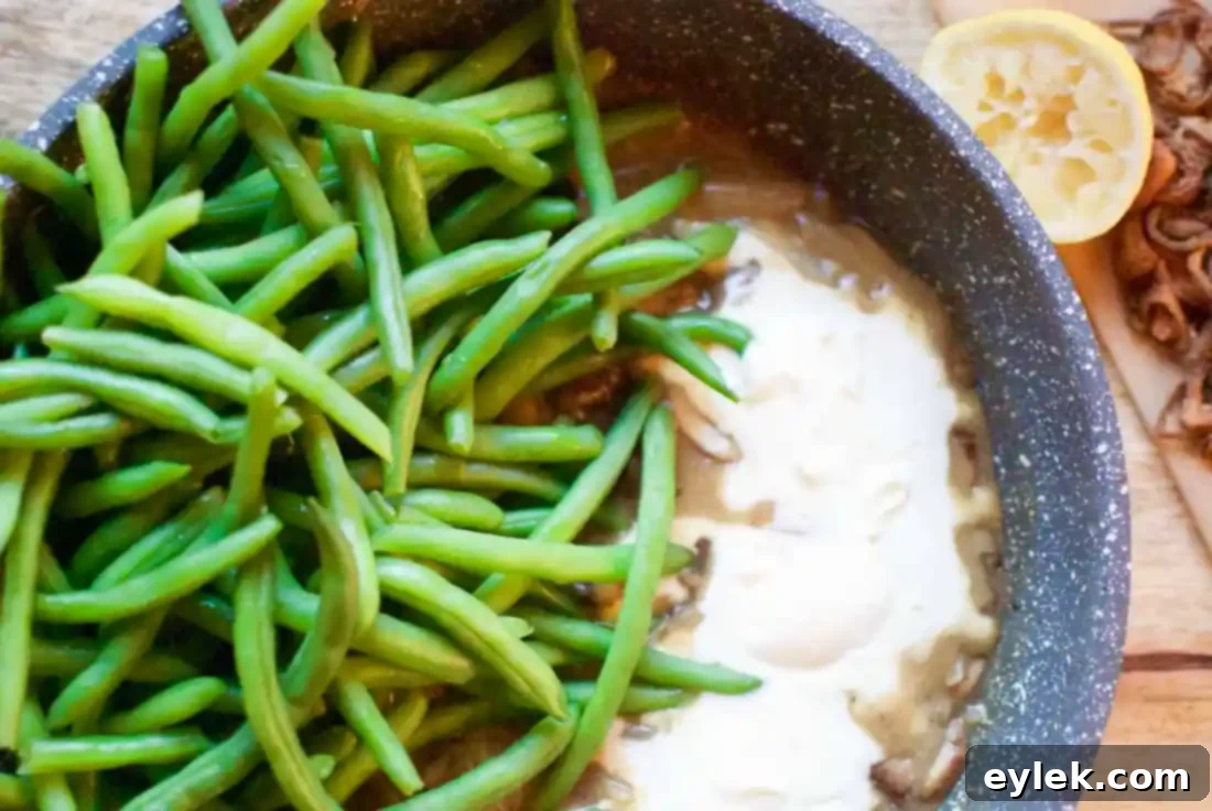 green beans with cremini mushroom sauce