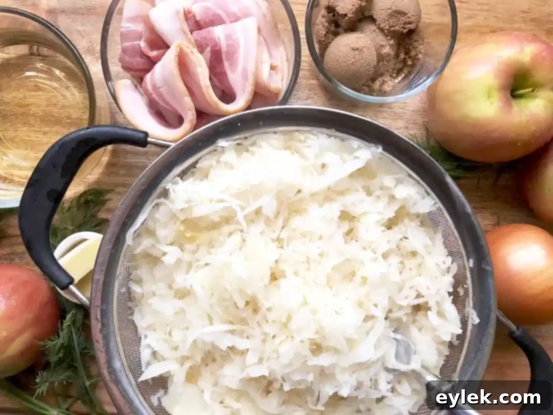 sauerkraut with bacon & sautéed apples