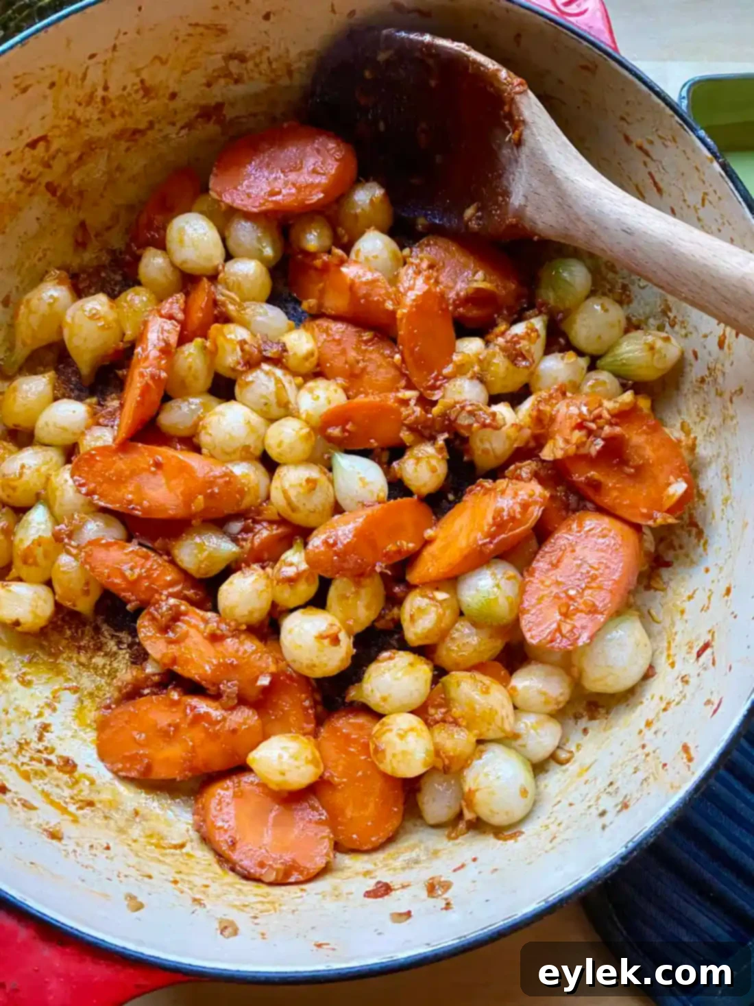 Rich and Flavorful Mushroom Burgundy
Rich & Flavorful Mushroom Bourguignon - A Hearty Vegan Delight 15 Reducing Red Wine