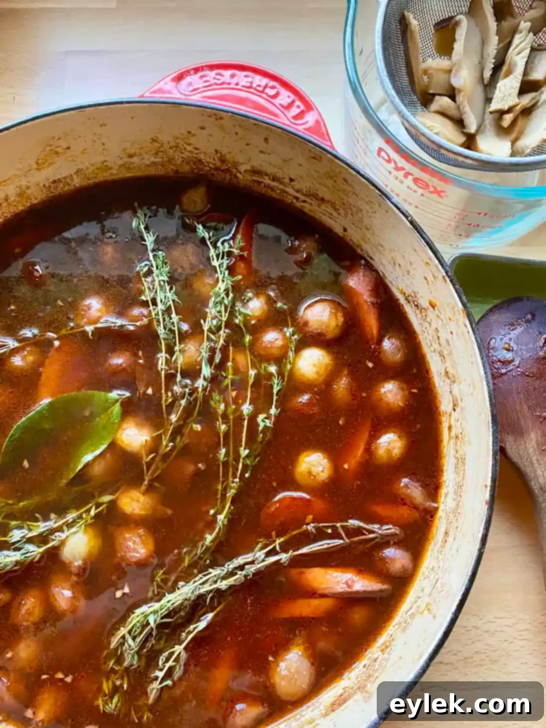 Rich and Flavorful Mushroom Burgundy
Rich & Flavorful Mushroom Bourguignon - A Hearty Vegan Delight 19 Simmering Covered