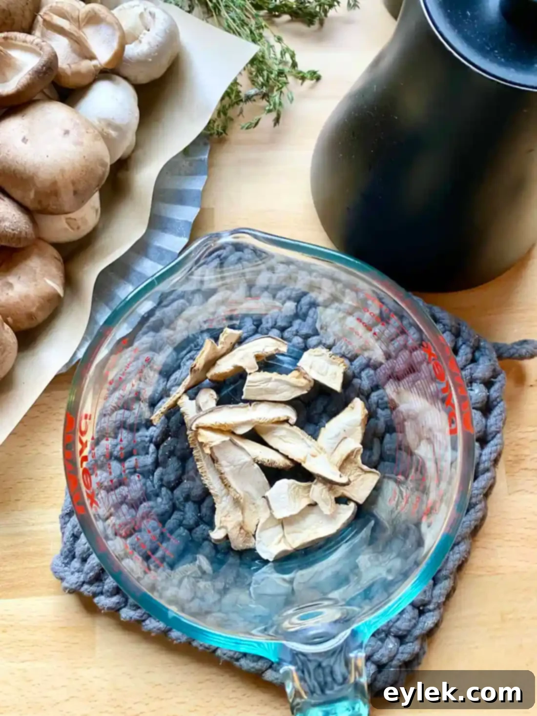 Rich and Flavorful Mushroom Burgundy
Rich & Flavorful Mushroom Bourguignon - A Hearty Vegan Delight 4 Preparing Mushroom Bourguignon